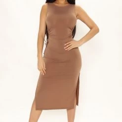 Fashion Nova Kora Keyhole Midi Dress - Chestnut