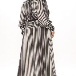 Fashion Nova Nora Striped Maxi Dress - Black/White 16 Fashion Nova Nora Striped Maxi Dress - Black/White -fashion nova dresses Shop 06 21 21Studio3 ME KP 14 52 22 77 DR1427 BlackWhite 0233 PLUS KL