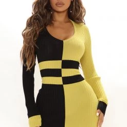 Fashion Nova Carissa Colorblock Sweater Midi Dress - Green/combo 14 Fashion Nova Carissa Colorblock Sweater Midi Dress - Green/combo -fashion nova dresses Shop 07 28 21Studio1 CE 10 07 13 20 SBD199 Greencombo 1099 EH