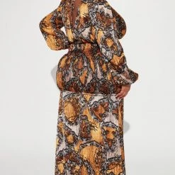 Fashion Nova Issa Maxi Dress - Multi Color 13 Fashion Nova Issa Maxi Dress - Multi Color -fashion nova dresses Shop 08 30 22Studio2 KS AC 10 04 03 4 SD321001212FN MultiColor 0420 PLUS JB