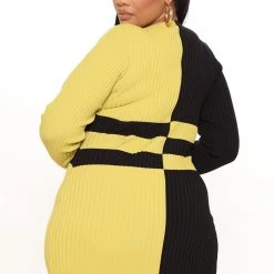 Fashion Nova Carissa Colorblock Sweater Midi Dress - Green/combo 21 Fashion Nova Carissa Colorblock Sweater Midi Dress - Green/combo -fashion nova dresses Shop 09 03 21Studio3 ME TB 09 38 01 5 SBD199 Greencombo 3317 PLUS DC