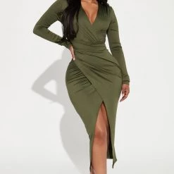 Fashion Nova Eyes On Me Ruched Midi Dress - Olive
