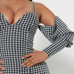 Fashion Nova Italian Cafe Mini Dress - Black/White -fashion nova dresses Shop 09 28 22Studio4 RT KH 09 18 37 3 CD957X BlackWhite 2028 EH