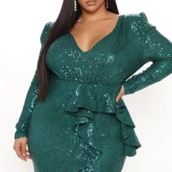 Fashion Nova Luxe Occasions Sequin Maxi Dress - Emerald 15 Fashion Nova Luxe Occasions Sequin Maxi Dress - Emerald -fashion nova dresses Shop 11 18 21Studio3 CE KP 09 57 40 11 1694LS Emerald 4587 PLUS KL
