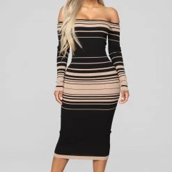 Fashion Nova Catch Me Offline Sweater Dress - Black/Brown 17 Fashion Nova Catch Me Offline Sweater Dress - Black/Brown -fashion nova dresses Shop 11 20 18 Studio 2 09 41 47 21593 BlackBrown0595 DM JK scaled
