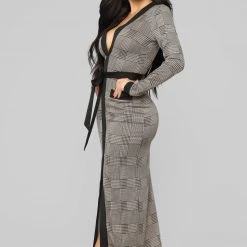 Fashion Nova Cameron Maxi Dress - Taupe/Black 11 Fashion Nova Cameron Maxi Dress - Taupe/Black -fashion nova dresses Shop 12 24 18 Studio 2 AB 15 28 56 MA9044 Taupecombo0429 AJ scaled